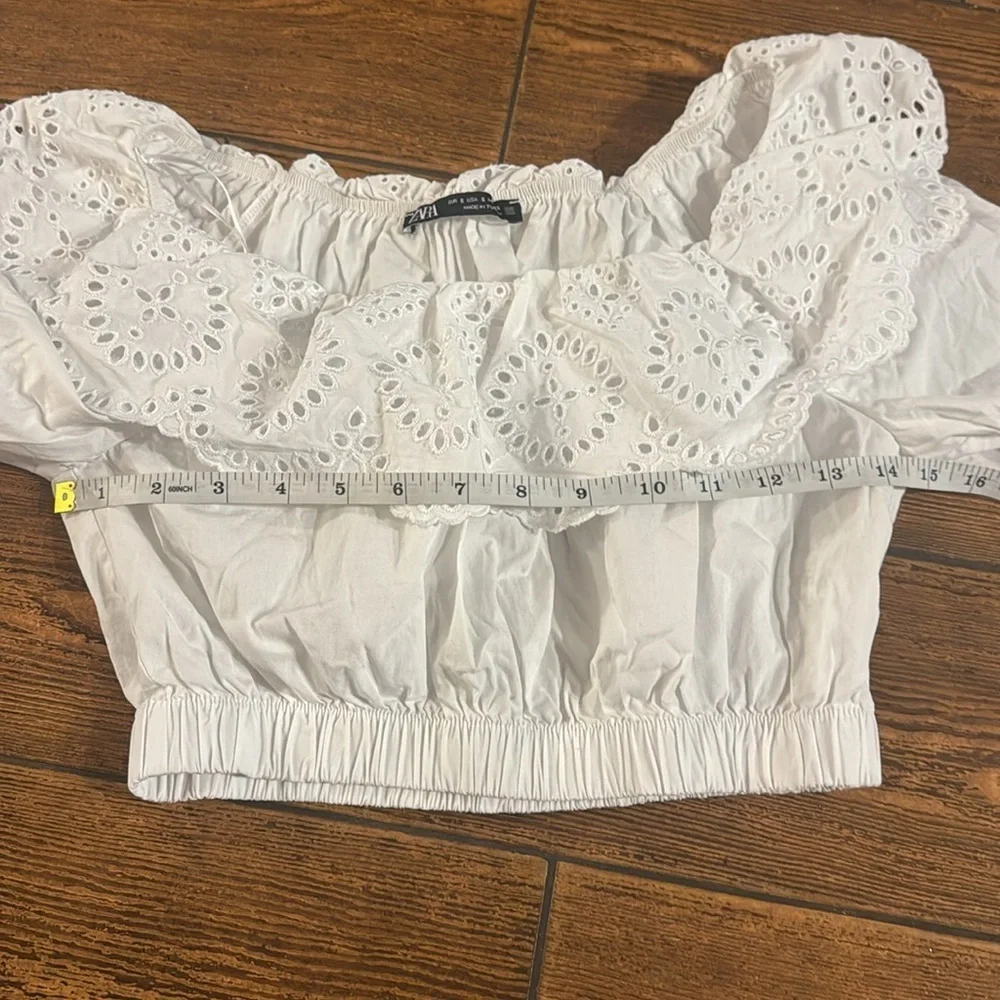 ZARA cute off-the-shoulder long-sleeved crop top